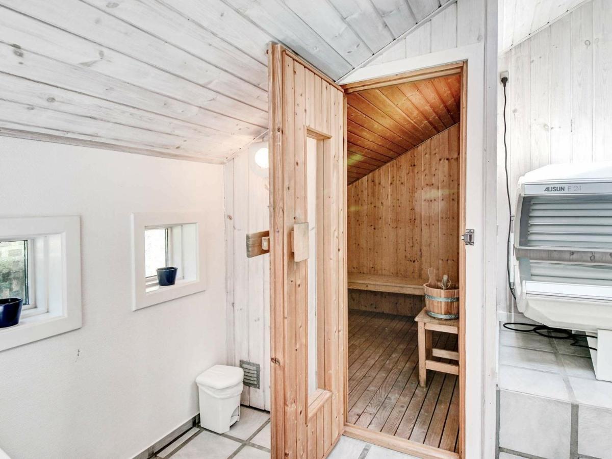 8 Person Holiday Home In Nex Vester Somarken Екстер'єр фото